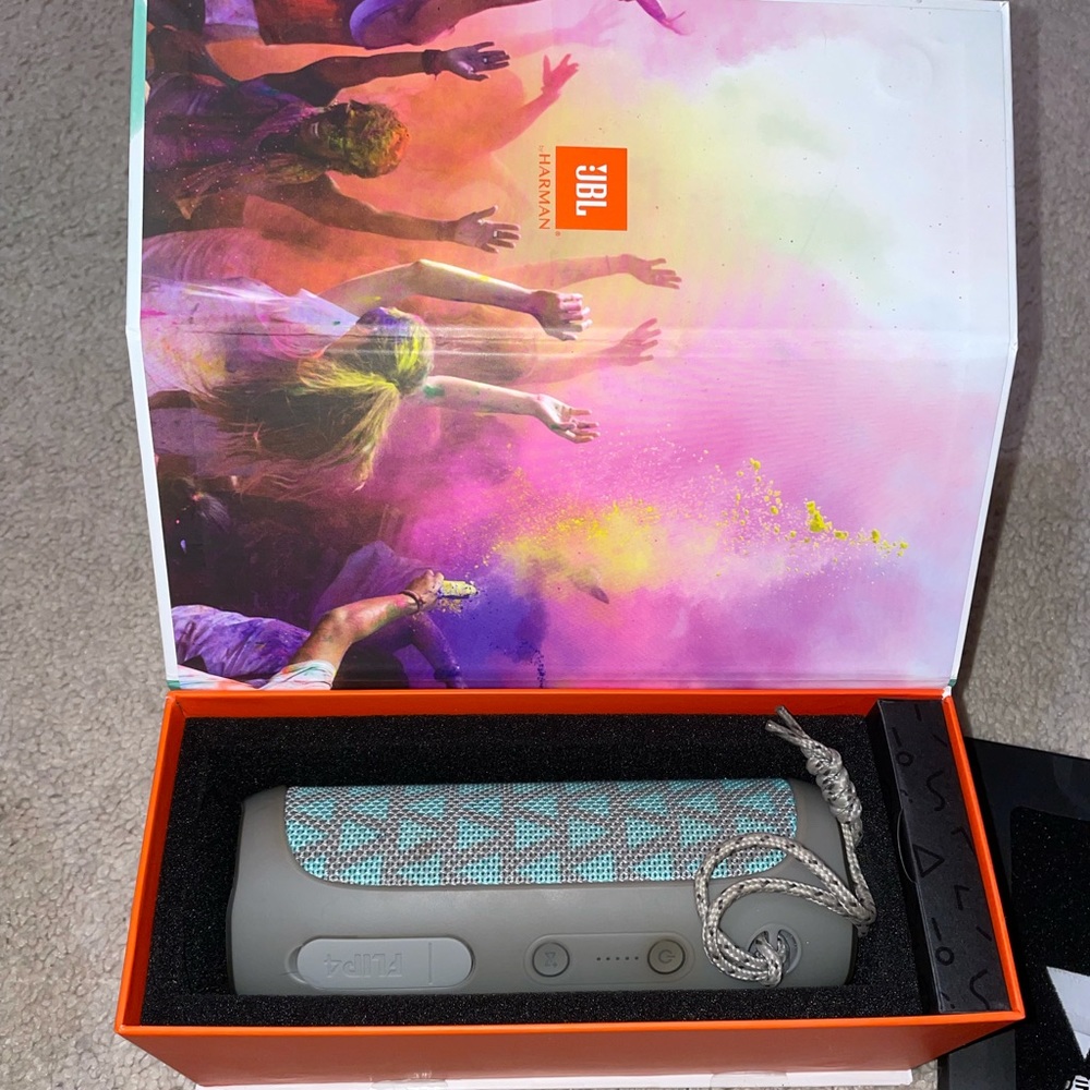 JBL Flip 4